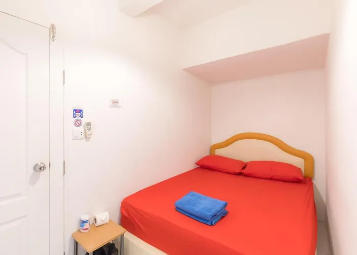 3 Plus 1 Hostel, Asoke *