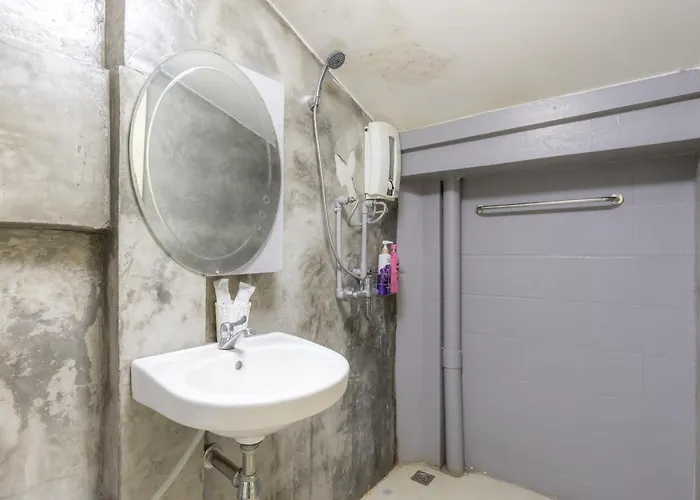 3 Plus 1 Hostel, Asoke Ostello *