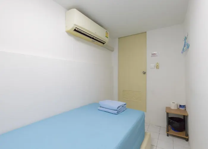 3 Plus 1 Hostel, Asoke * Bangkok