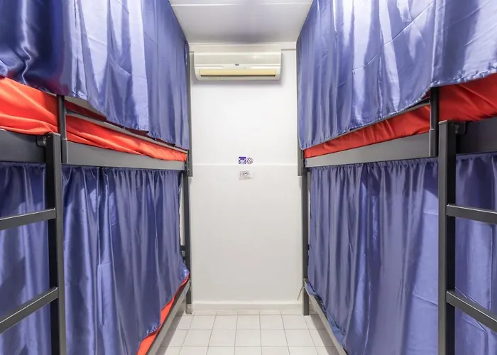 3 Plus 1 Hostel, Asoke