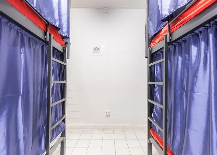 3 Plus 1 Hostel, Asoke Ostello